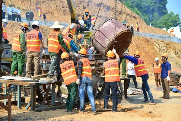 Tượng Phật Thế Tôn