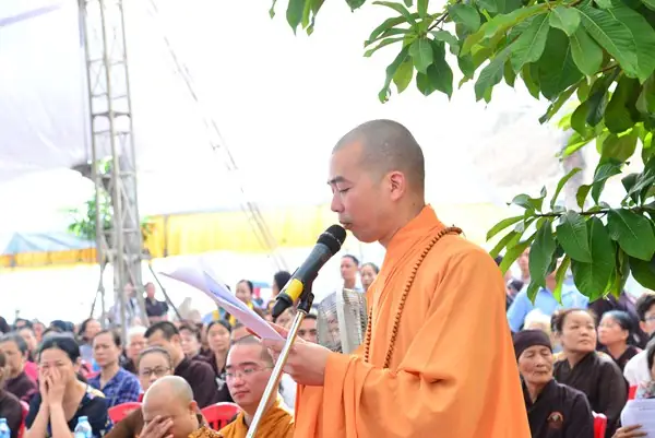 Tượng Phật Thế Tôn