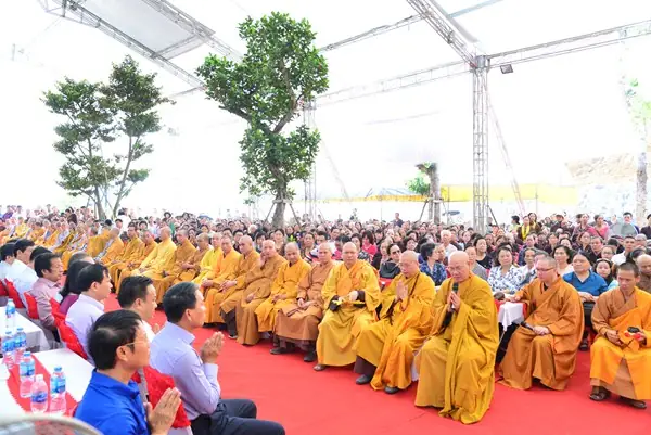 Tượng Phật Thế Tôn