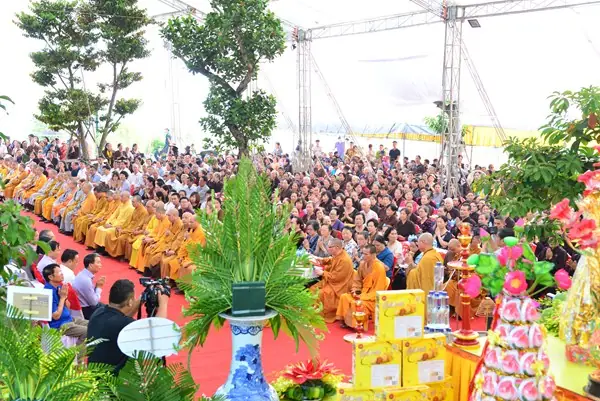 Tượng Phật Thế Tôn