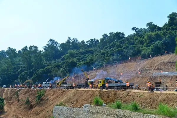 Tượng Phật Thế Tôn