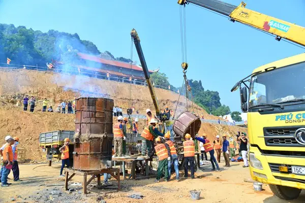 Tượng Phật Thế Tôn