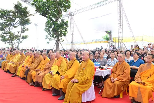 Tượng Phật Thế Tôn