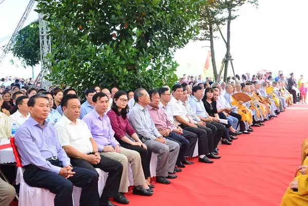 Tượng Phật Thế Tôn