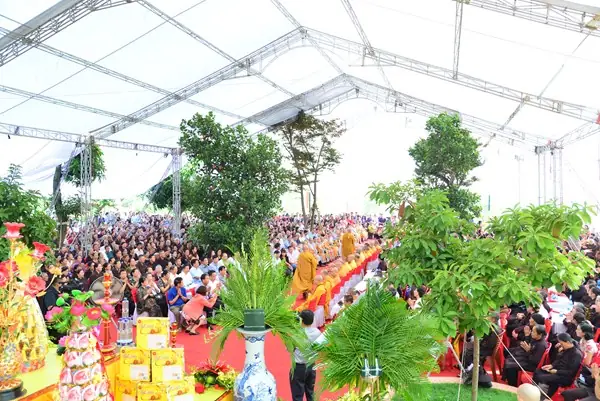 Tượng Phật Thế Tôn