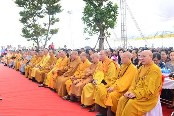 Tượng Phật Thế Tôn