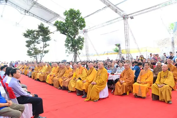 Tượng Phật Thế Tôn