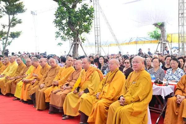 Tượng Phật Thế Tôn