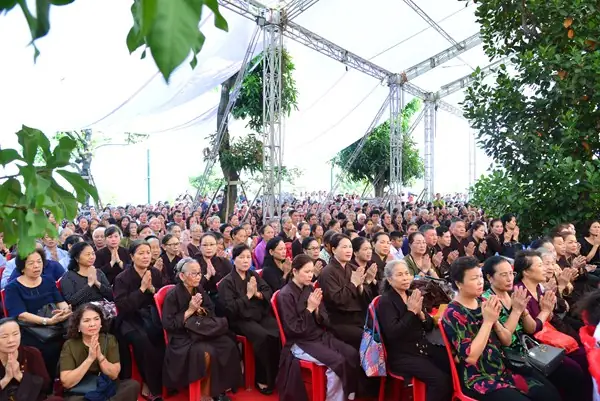 Tượng Phật Thế Tôn