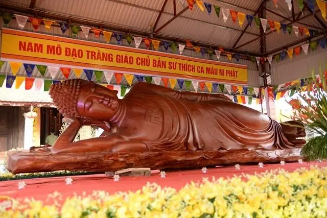 Tượng Phật Thích Ca Mâu Ni Bằng Gỗ