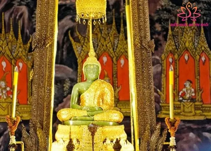 Tượng Phật Thích Ca Thái Lan Của Chùa Wat Phra Kaew