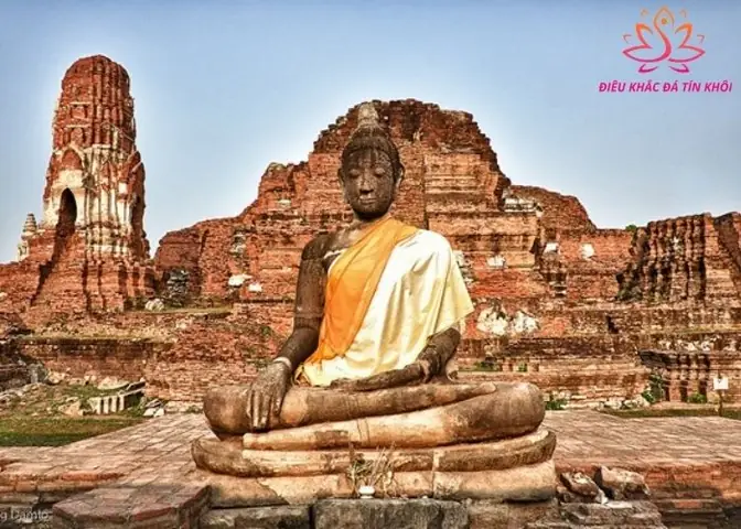 Tượng Phật Thích Ca Thái Lan Ở Chùa Wat Mahathat