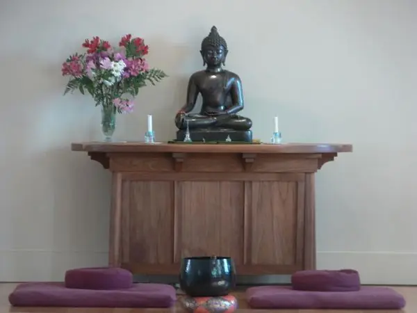 Dùng Tượng Phật Để Trang Trí Nhà Cửa Có Phải Là Điều Cấm Kỵ?