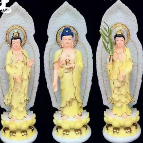 Hoàng Long Với Mong Muốn Đóng Góp Chút Công Đức, Gieo Duyên Lành, Đưa Phật Pháp Đến Với Nhiều Người Hơn, Chính Vì Vậy Với Mỗi Vật Phẩm Được Ra Đời,hoàng Longluôn Chăm Chút Tỉ Mỉ Thực Hiện Và Gửi Gắm Vào Đó Sự An Lạc Đến Với Quý Sư Thầy, Quý Sư Cô Và Phật Tử Khi Thỉnh Những Vật Phẩm Này Về Bên Mình.