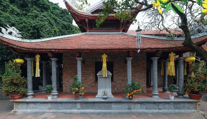 Chùa Hòe Nhai Và Nét Độc Đáo Bức Tượng Vua Cõng Phật