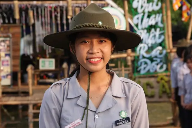 Tuổi Trẻ Màu Lam Đáng Giá Bao Nhiêu? - Phật Giáo Quảng Nam