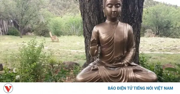 Vì Sao Ban Đầu Đức Phật Không Cho Phụ Nữ Xuất Gia?