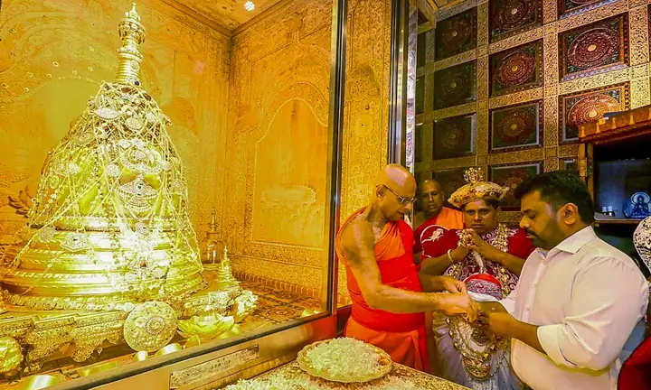 Ngôi Chùa Lưu Giữ Xá Lợi Răng Phật Tại Sri Lanka - Báo Vnexpress