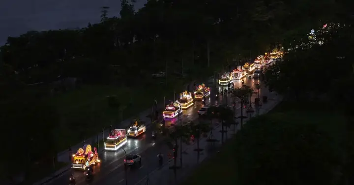 Huế: 32 Chiếc Xe Hoa Diễu Hành Đón Mừng Phật Đản Phật Lịch 2569 ...