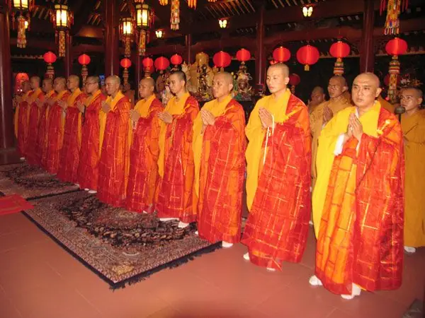 Pháp Phục Phật Giáo - Nguồn Gốc Và Ý Nghĩa Của Áo Cà Sa