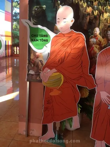 Triển Lãm Y Phục Tu Sĩ Phật Giáo Nam Tông, Bắc Tông, Khất Sĩ