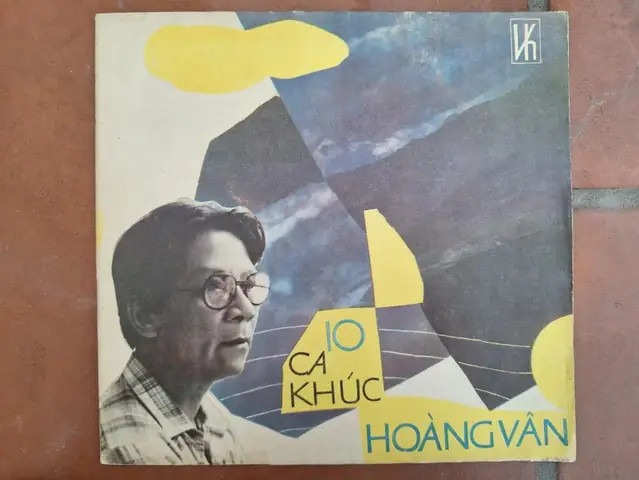 Gia Đình Nhạc Sĩ Hoàng Vân Trao Tặng Bản Nhạc Bỏ Túi "quảng Bình ...