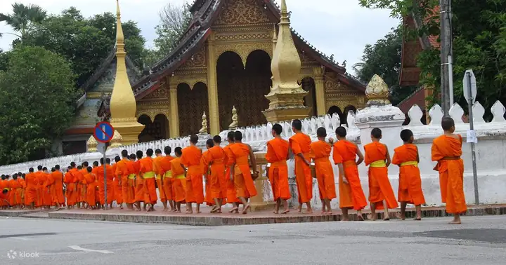 Tour Trải Nghiệm Khất Thực Ở Lào (buổi Sáng) - Klook Việt Nam