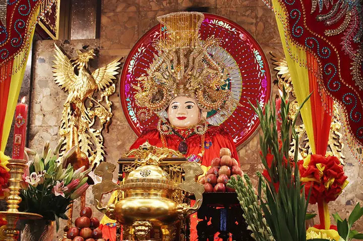 Áo Mão Cúng Bà: Những Gì Bạn Cần Biết Về Vật Dụng Tâm Linh Truyền Thống