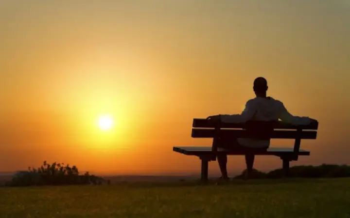 Đằng Sau Sự Vấp Ngã