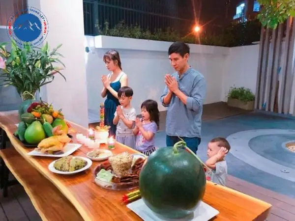 Cẩm Nang Toàn Tập Về Tục Cúng Cây Hương Ngoài Trời: Ý Nghĩa, Lễ Vật Và Bài Văn Khấn Chuẩn Nhất