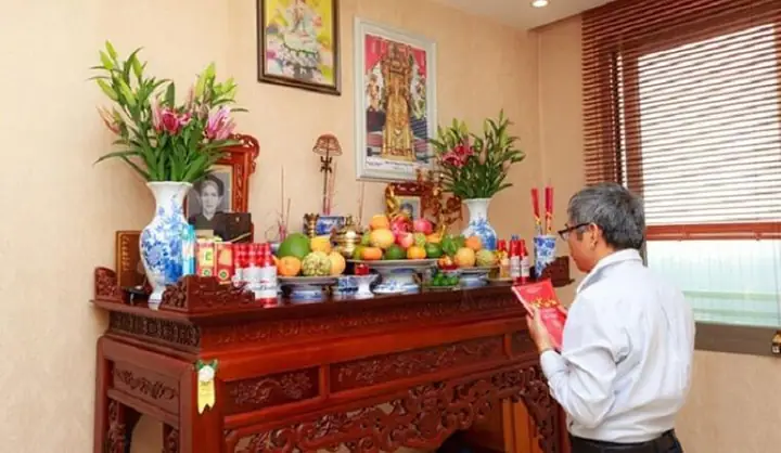 Cẩm Nang Chuyển Bàn Thờ Thổ Công: Quy Trình Chuẩn Và Bài Khấn Đầy Đủ