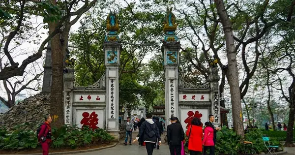 Văn Khấn Thành Hoàng Ở Đình, Đền, Miếu Dịp Đầu Năm Mới 2025