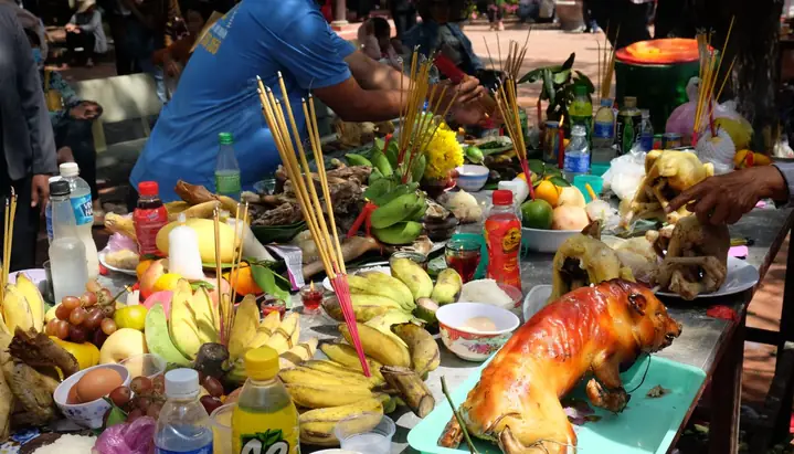 Lễ Vật Cúng Dinh Thầy Thím