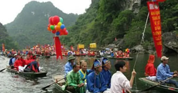 Bài Cúng Hà Bá: Ý Nghĩa, Văn Khấn Chuẩn Và Những Điều Cần Biết