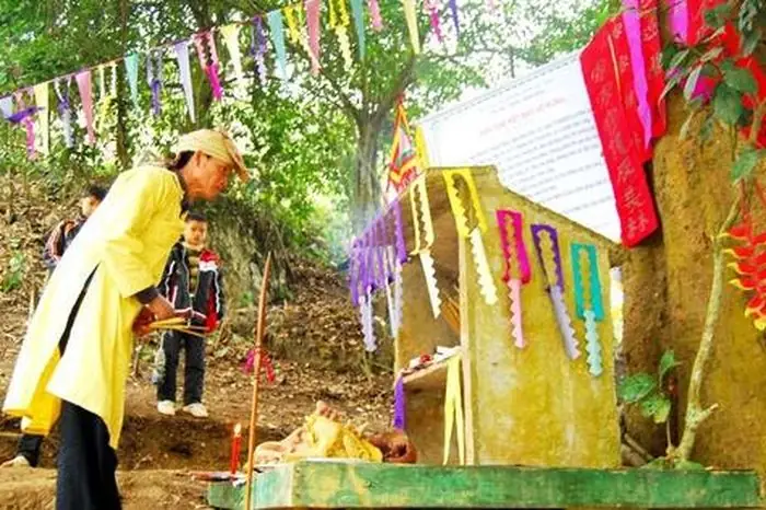 Tục Cúng Rừng Đầu Xuân Của Người Dân Tộc Thiểu Số Vùng Cao Lào Cai