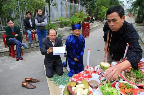 Mâm Cúng Làng Xóm Bày Giữa Đường - Báo Vnexpress Đời Sống