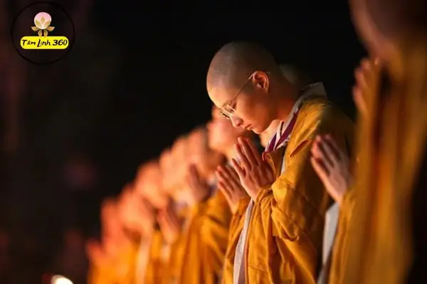 Văn Khấn Sám Hối Gia Tiên: Cẩm Nang Chi Tiết Cho Người Mới Bắt Đầu