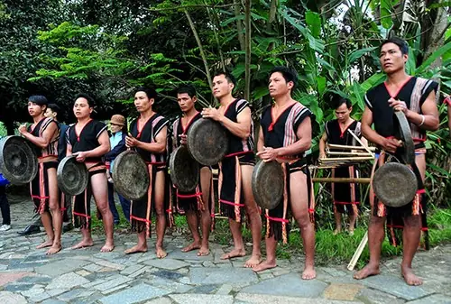 Lễ Hội Mừng Lúa Mới Của Đồng Bào Dân Tộc Xơ Đăng