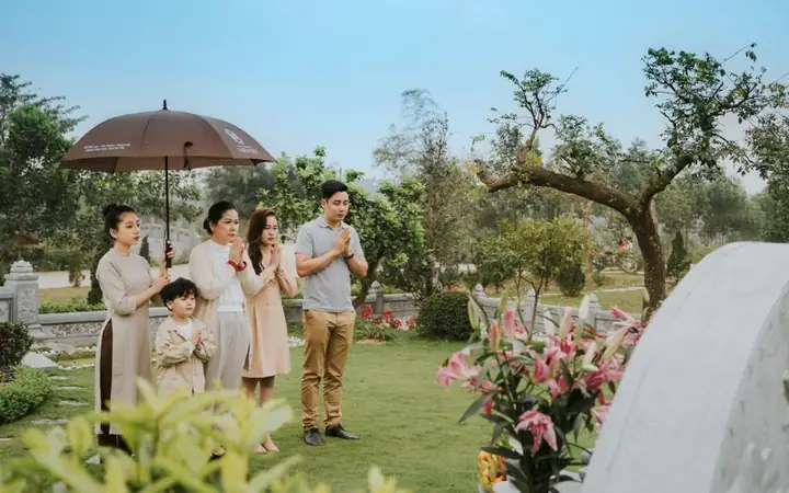 Cẩm Nang Chi Tiết Về Bài Cúng Tạ Mộ: Ý Nghĩa, Lễ Vật Và Văn Khấn Chuẩn Nhất