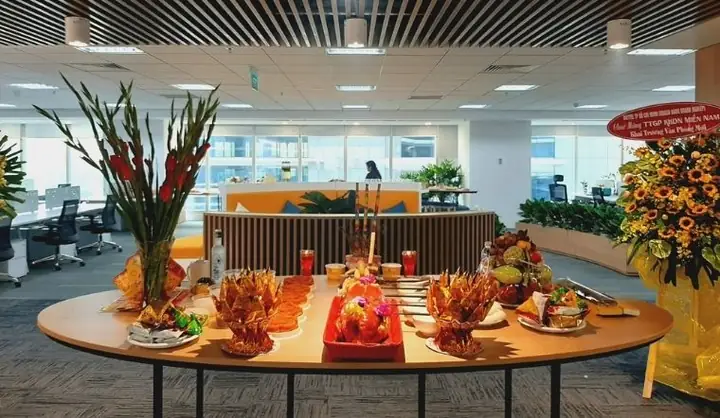 Cẩm Nang Bài Cúng Tất Niên Tại Cơ Quan: Ý Nghĩa, Lễ Vật Và Mẫu Văn Khấn Chuẩn