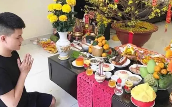 Lễ Cúng Thần Linh Thổ Địa: Cẩm Nang Toàn Tập Về Ý Nghĩa, Lễ Vật Và Bài Văn Khấn Chuẩn Nhất