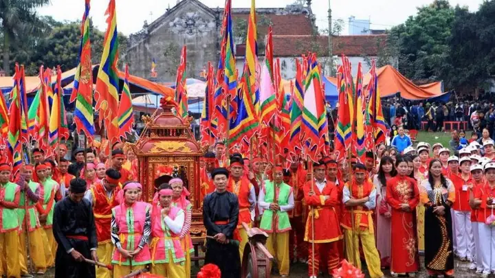 Cẩm Nang Bài Cúng Thành Hoàng Làng: Chi Tiết Từ Lễ Vật Đến Văn Khấn Cho Người Mới