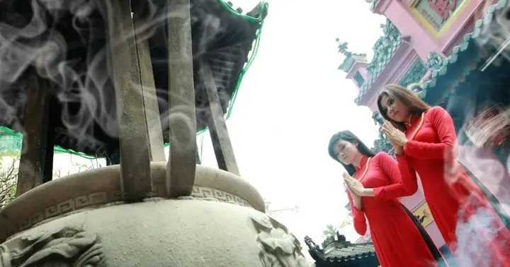 Văn Khấn Đức Thánh Trần Cho Cả Năm Bình An, Nhiều Phúc Lộc