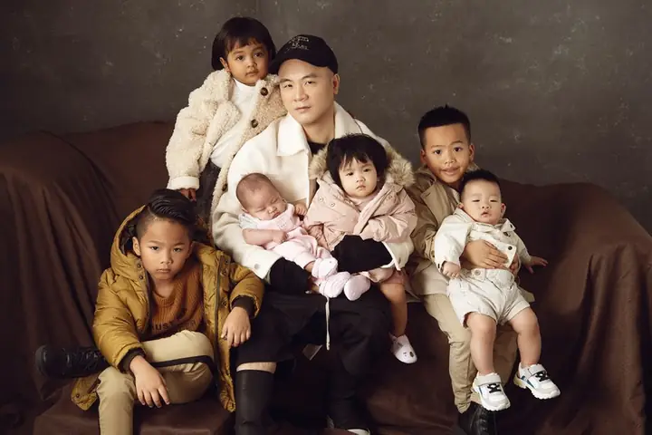 Bài Khấn Cúng Nhận Con Nuôi: Chi Tiết Nghi Thức, Văn Khấn Chuẩn Và Những Điều Cần Biết