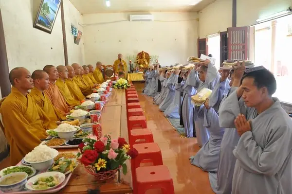 Những Bài Tác Bạch Cúng Dường Trường Hạ Ý Nghĩa