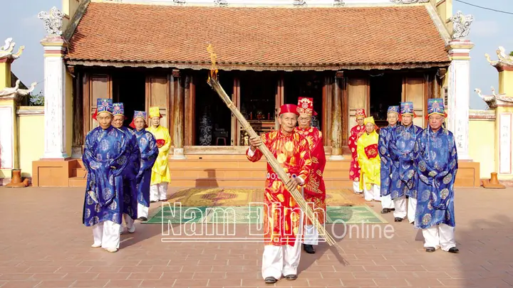 Tản Mạn Nghi Thức Thỉnh Chuông Đêm Giao Thừa - Báo Nam Định ...