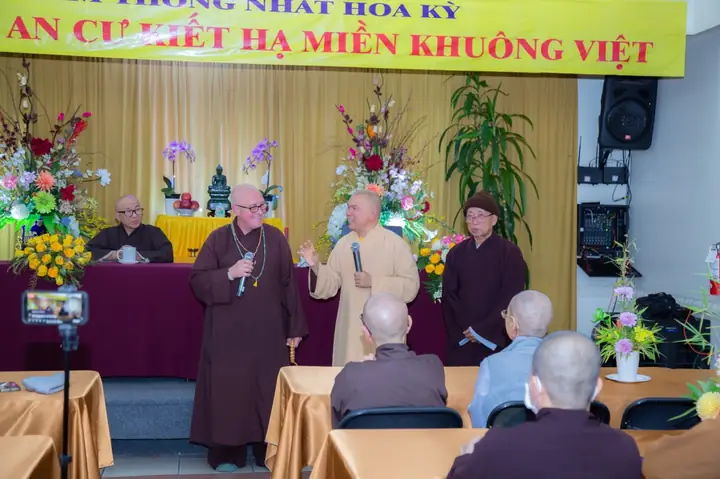 Những Bài Thơ Hay Trong Mùa An Cư Kiết Hạ Năm Nay