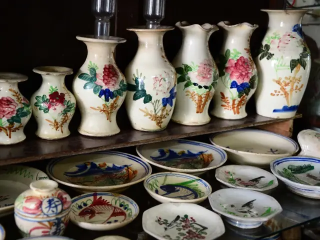 Tìm Hiểu Về Gốm Sứ Lái Thiêu - Sản Phẩm Gốm Sứ Nổi Danh Tại Bình ...