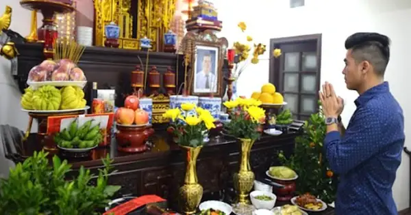 Thay Bàn Thờ Mới Thắp Hương Bao Nhiêu Ngày Là Đúng?