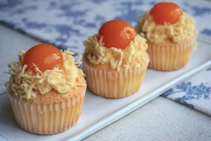 Bánh Bông Lan Cúng Thần Tài: Lễ Vật May Mắn Cho Khởi Đầu Thành Công